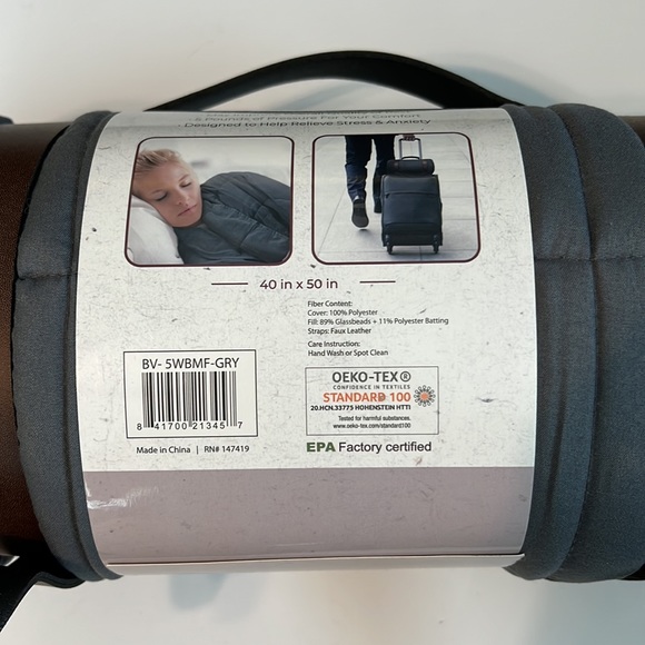 NWT Avon Voyage Carry & Go All-Purpose 5lb Weighted Throw Blanket - Picture 4 of 4